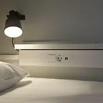 Goodmorning Solo Traveller Лиссабон