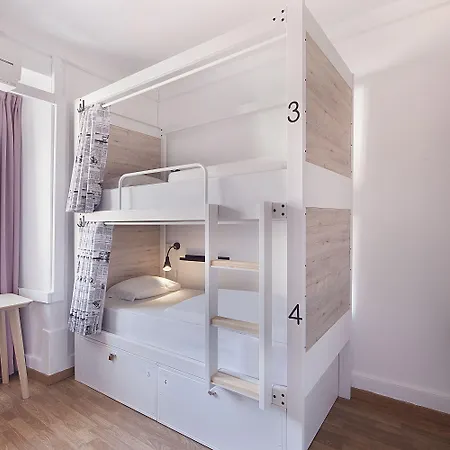 אכסניה Goodmorning Solo Traveller *