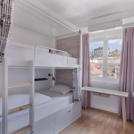 Goodmorning Solo Traveller אכסניה ליסבון