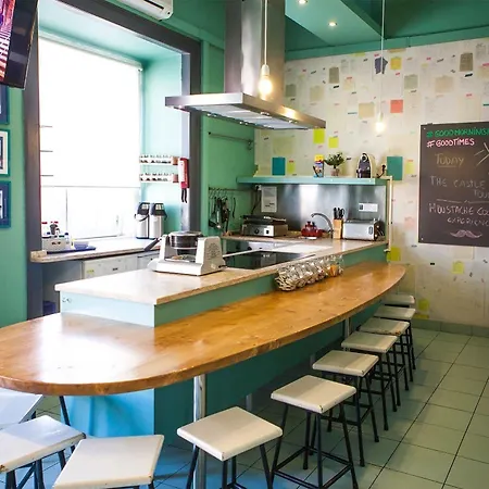 Goodmorning Solo Traveller אכסניה ליסבון