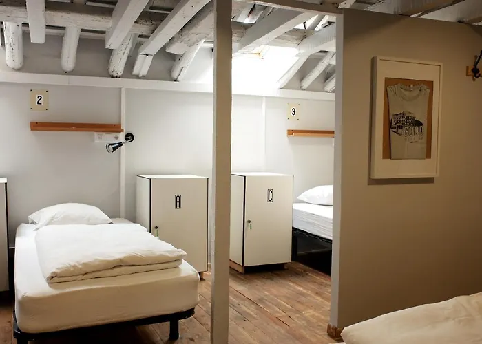 Goodmorning Solo Traveller אכסניה