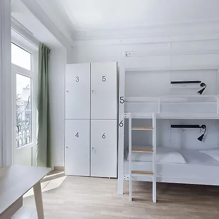 Goodmorning Solo Traveller Hostel